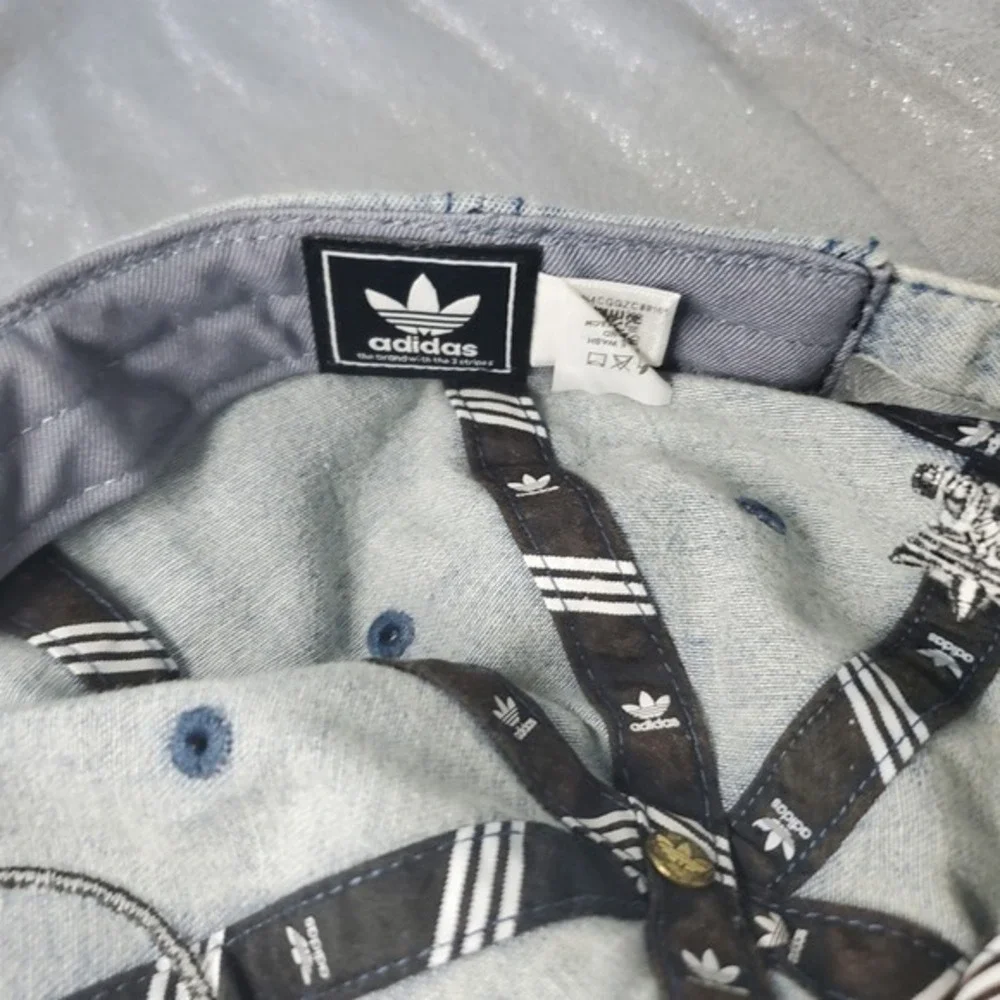 Adidas Fanny Pack Bag Gray Logo Adjustable Strap & Washed Denim Baseball Cap Set